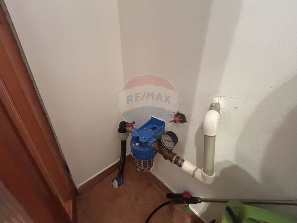 Casa - sura cu 16 ari teren de vânzare în Buşag