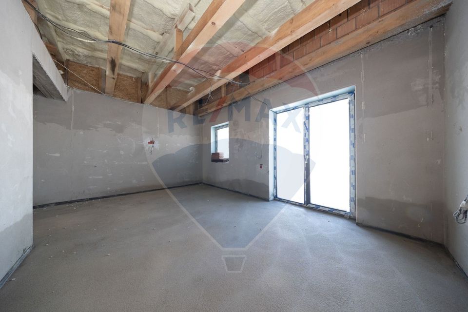 DUPLEX NOU, curte, cartier Izvor!