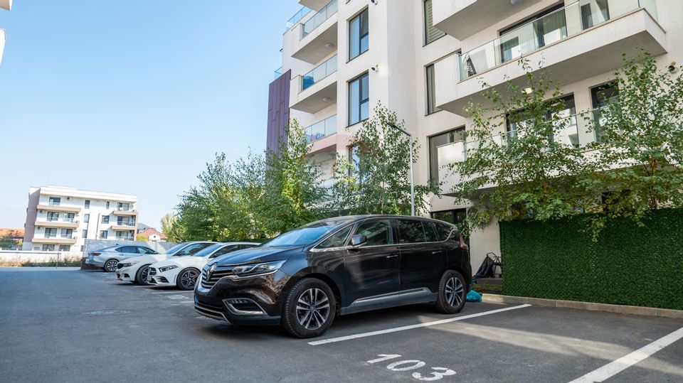 Inchiriere apartament 2 camere MTM SKY, Parcare/Gradina Privata