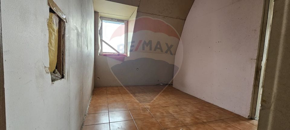 Casă si teren de vânzare in Crevedia