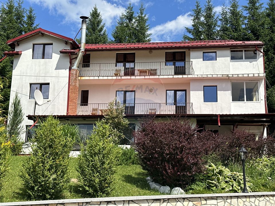 18 room Hotel / Pension for sale