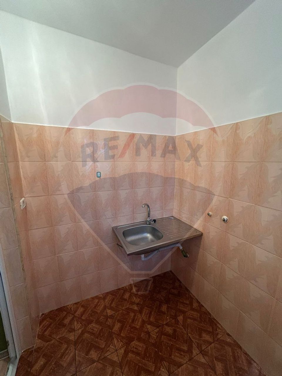 Garsonieră de vânzare