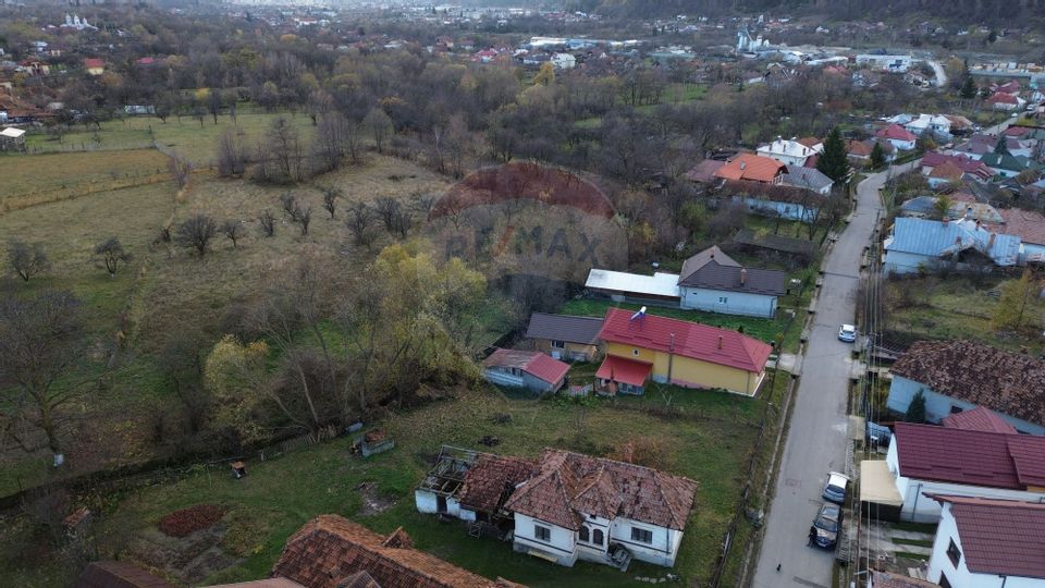 Casă si teren de vânzare in Leresti la super preț