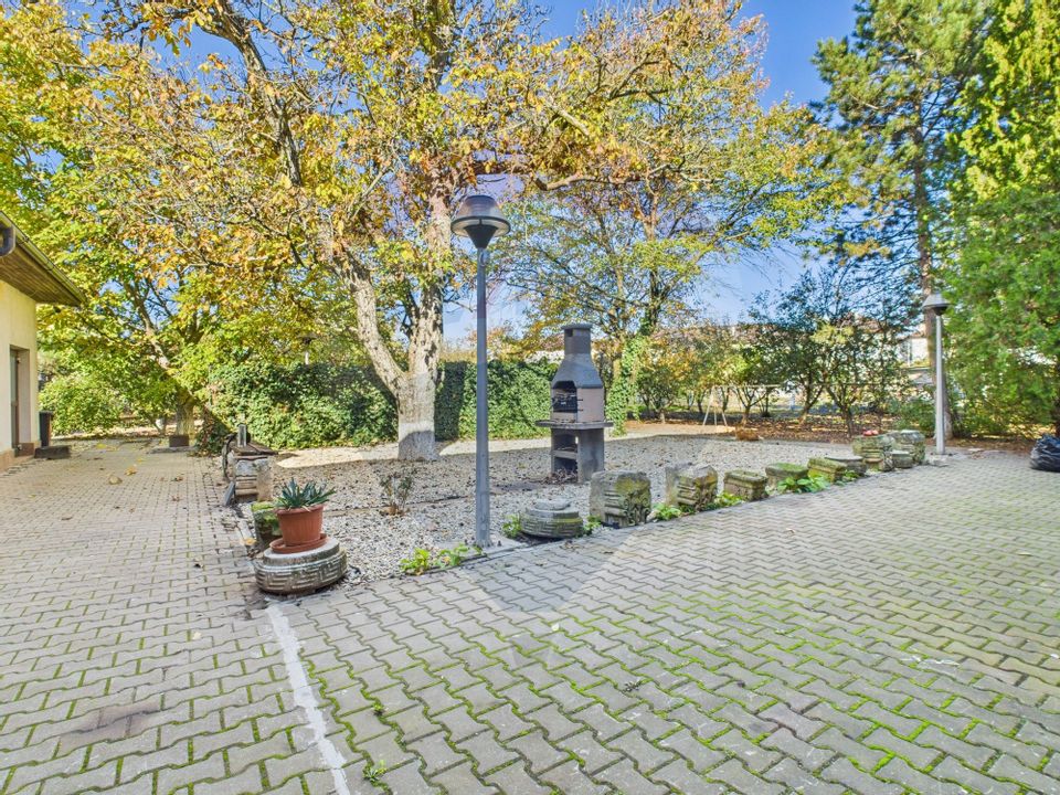 Vilă spectaculoasă în Balotești, curte 5000 mp si piscina interioara