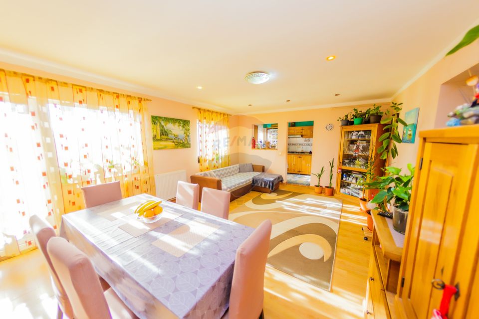 Apartament de vanzare Victoriei, garaj și curte proprie