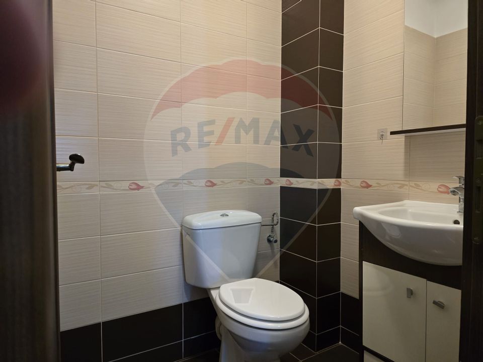 Apartament cu 3 camere de vânzare, cartier FIALD