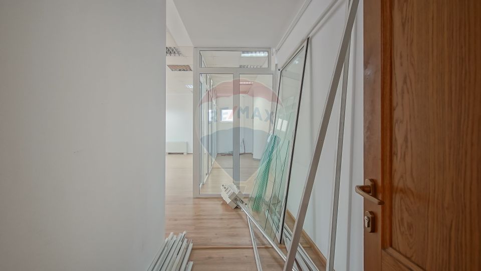 124sq.m Office Space for rent, Central area