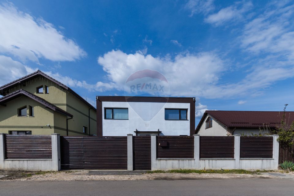 Casă premium în Stupini – finisaje de lux, complet mobilată