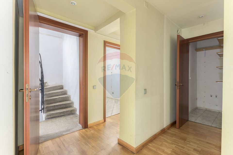 10 room House / Villa for sale, Dacia area