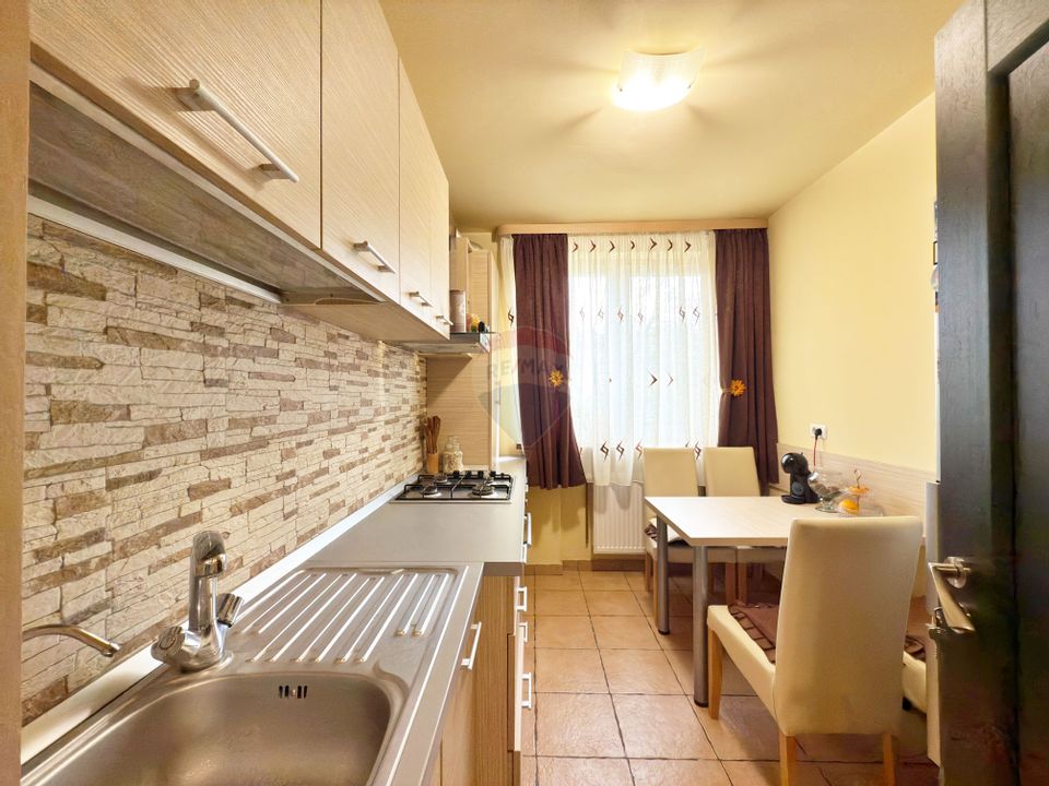 Apartament cu 3 camere de vânzare în zona Podgoria