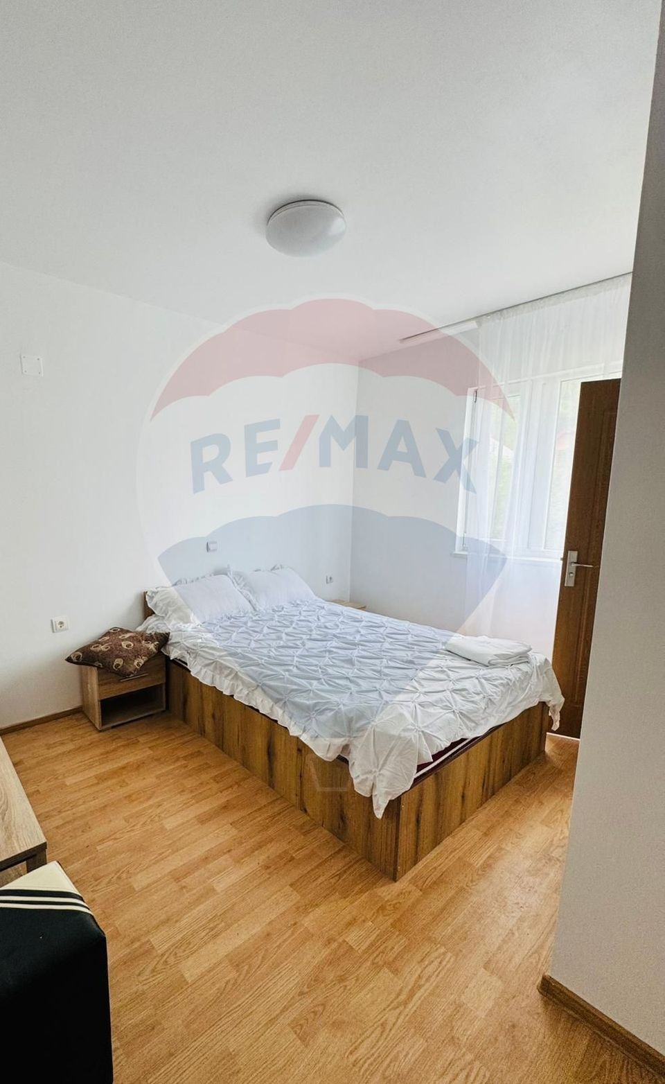 9 room Hotel / Pension for rent, Est area