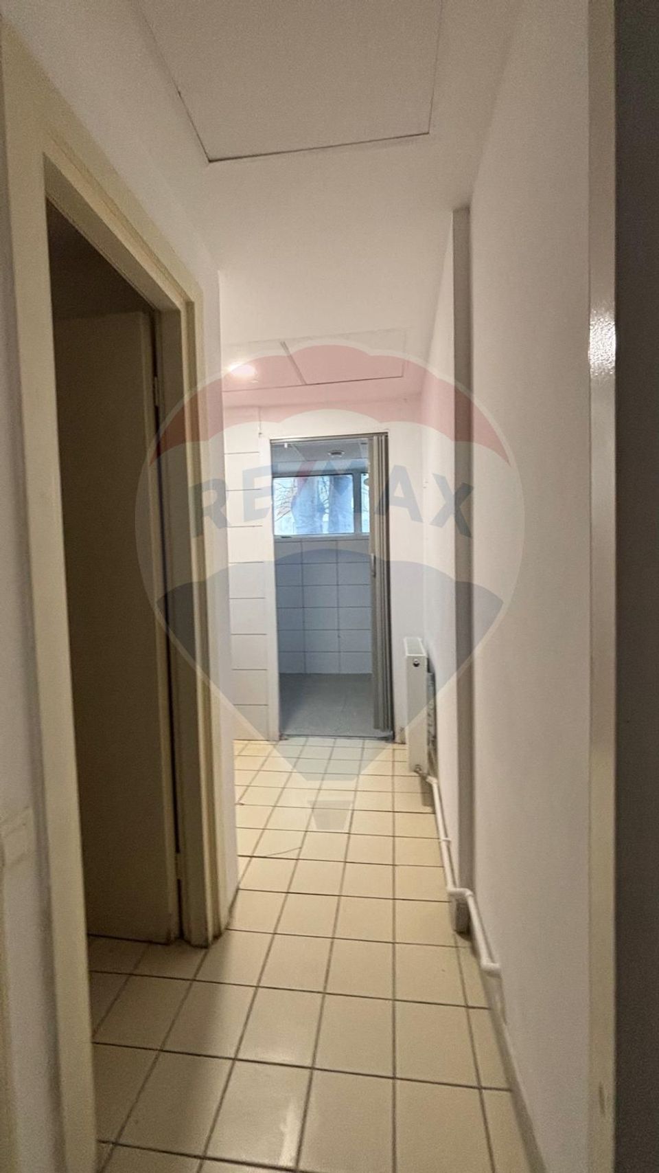 87sq.m Commercial Space for rent, Ultracentral area