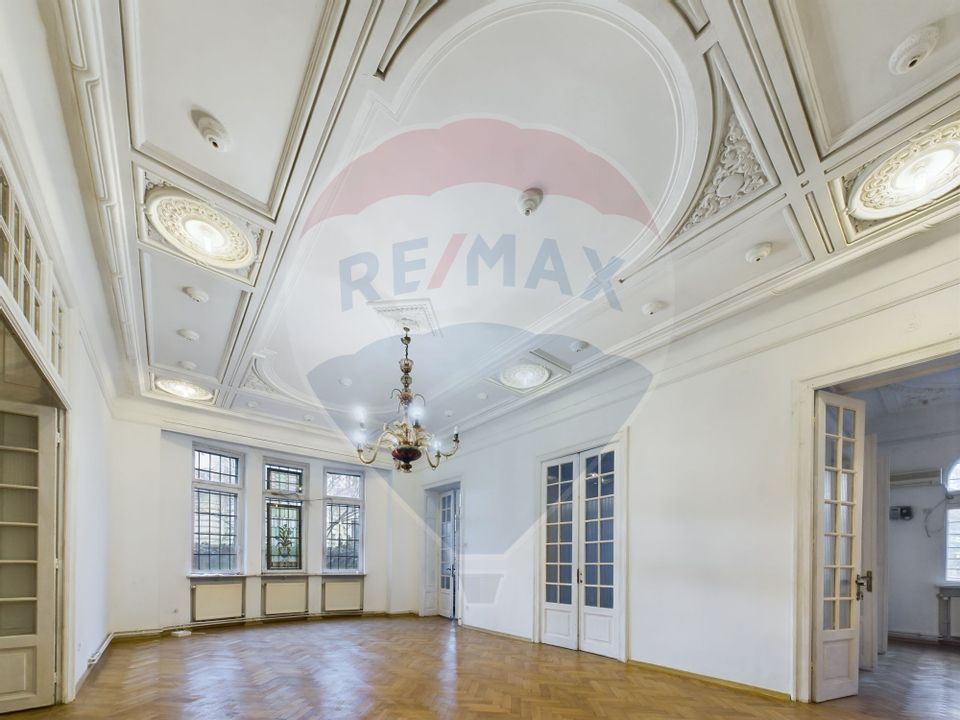 De vanzare un spațiu comercial 5 camere Ultracentral