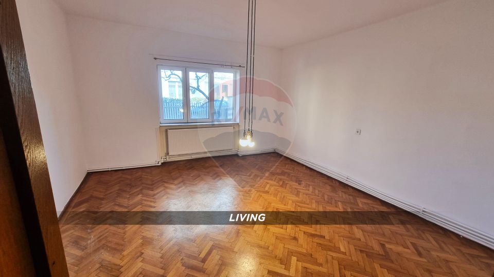 Casă / Vilă cu 5 camere de vânzare în zona Orasul Vechi