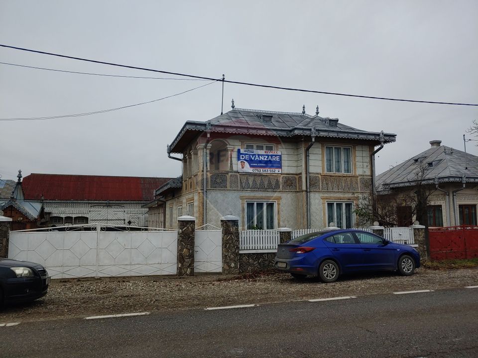 Casă / Vilă cu 5 camere+teren 10600mp, Cornu Luncii-Baisesti-Suceava