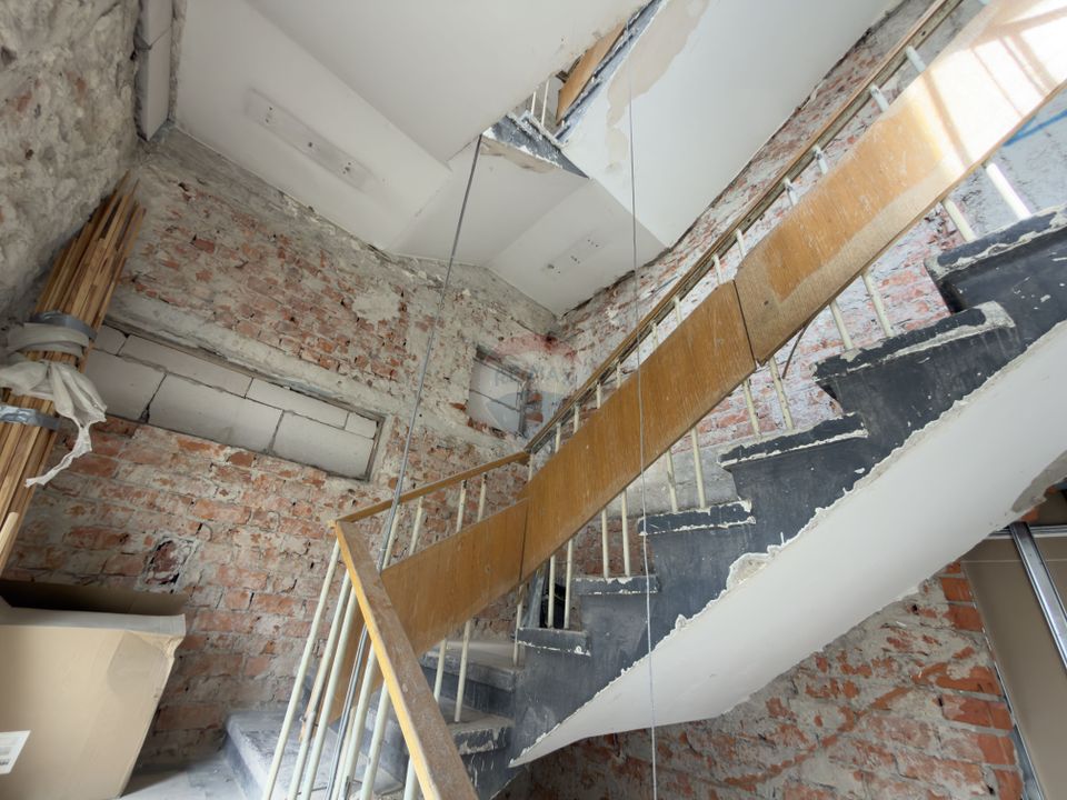 Hotel / Pensiune cu 48 camere de vânzare Calea Borsului/CT Park/ CET