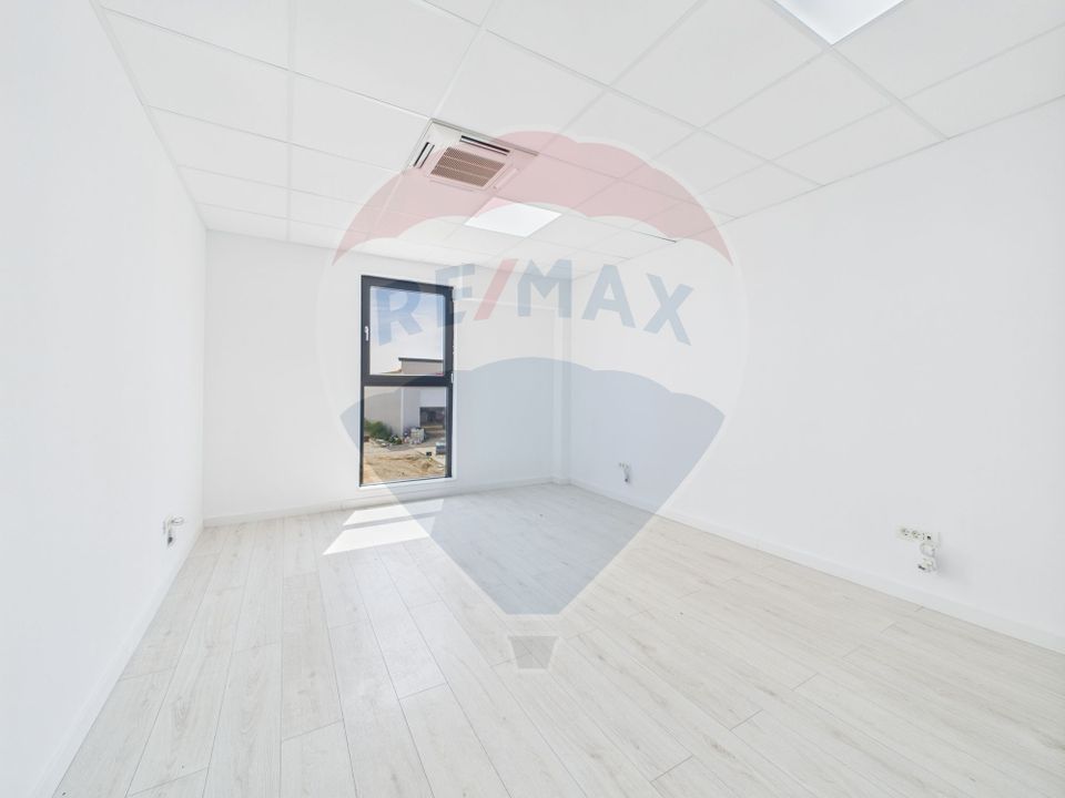 Modern industrial space hall for rent