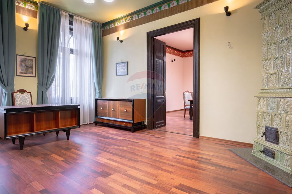 130 sqm Historic Property – Ideal for Living or Office