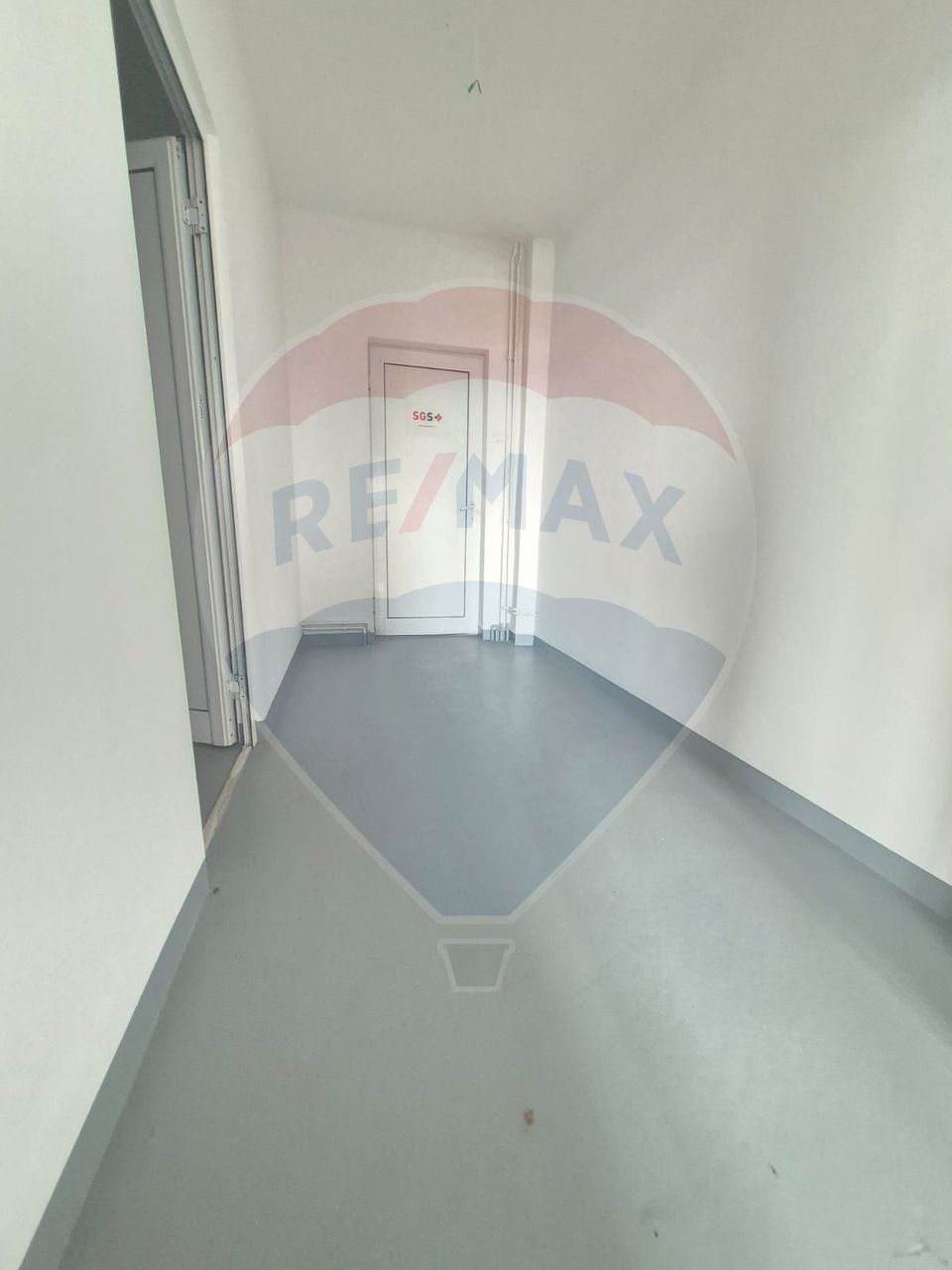 110sq.m Office Space for rent, Alfa area