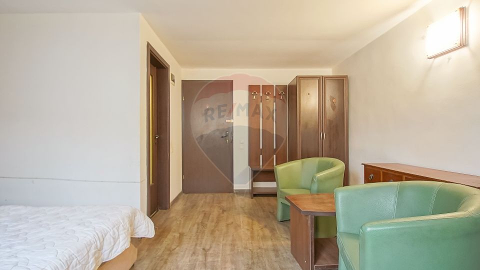 Casă / Vilă cu 12 camere de vânzare în zona Astra