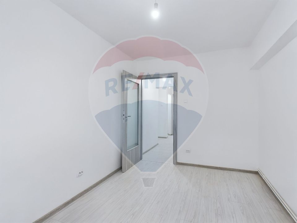 4 room Apartment for sale, Centrul Civic area