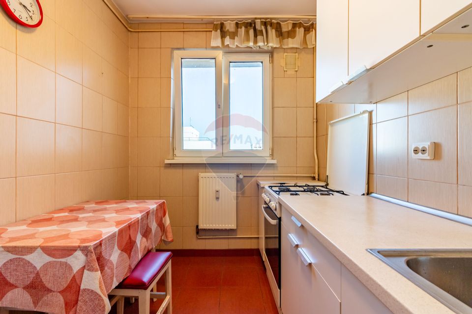 Apartament de vânzare cu 3 camere luminoase, în zona Drumul Taberei