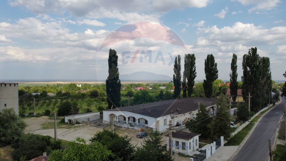 Spațiu industrial de 1,252mp de vânzare