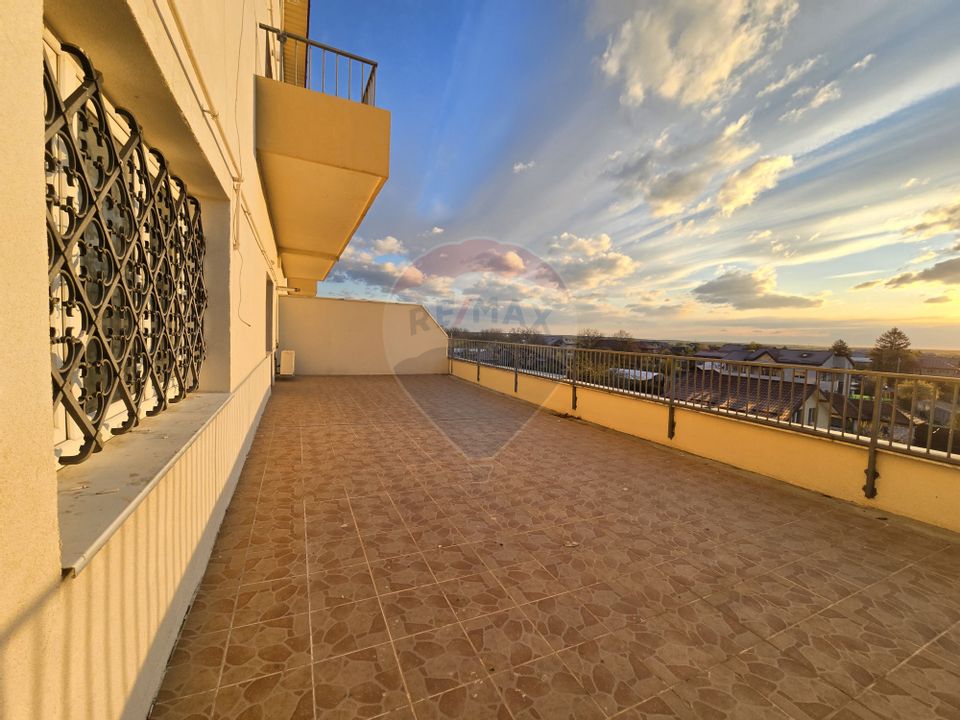 Apartament spatios 3 camere, locuinta sau birou