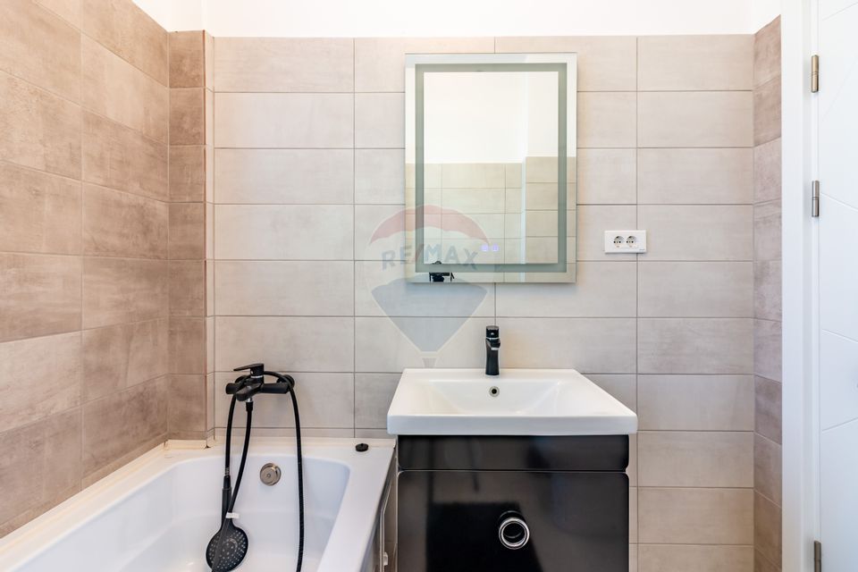 Casă / Vilă cu 4 camere de vânzare în Popesti Leordeni