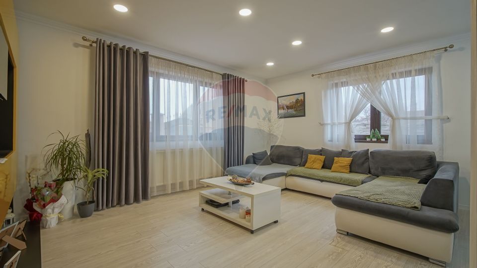 5 room House / Villa for sale