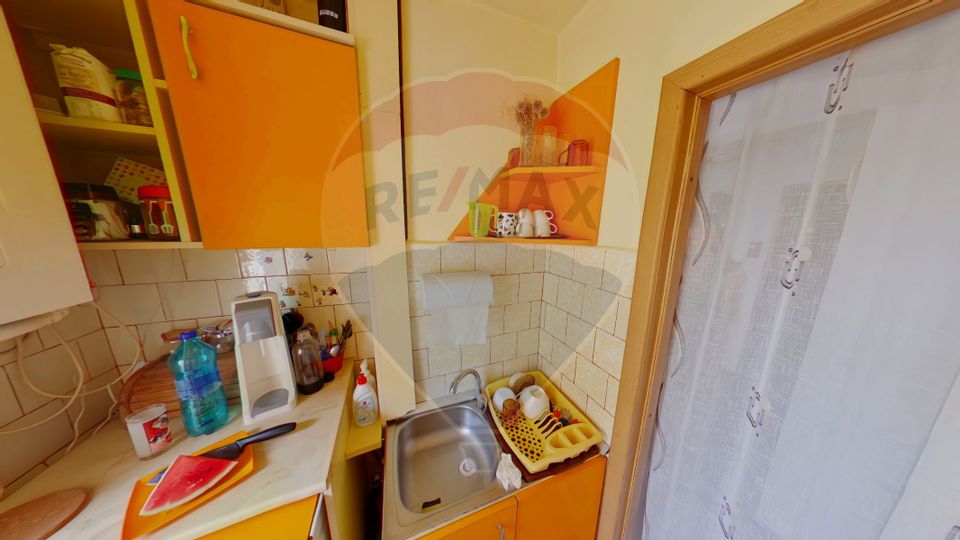 Apartament cu 3 camere/ Str. Cuza Vodă