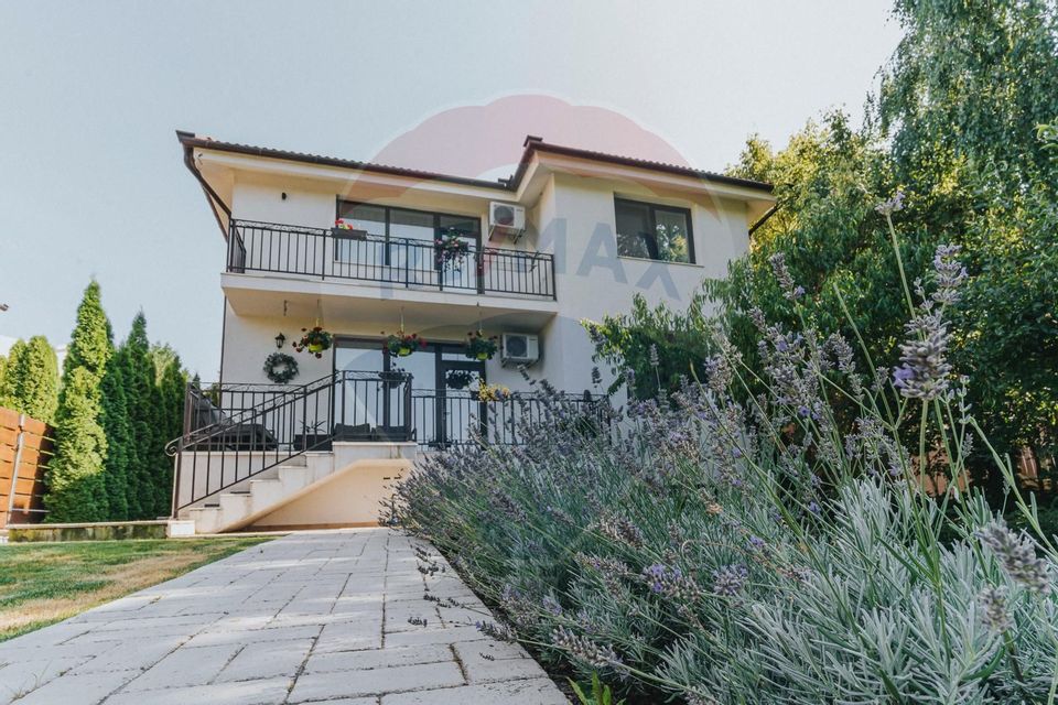 Ready to Move Family Home with Heated Pool – Gheorghe Doja Street, Ora