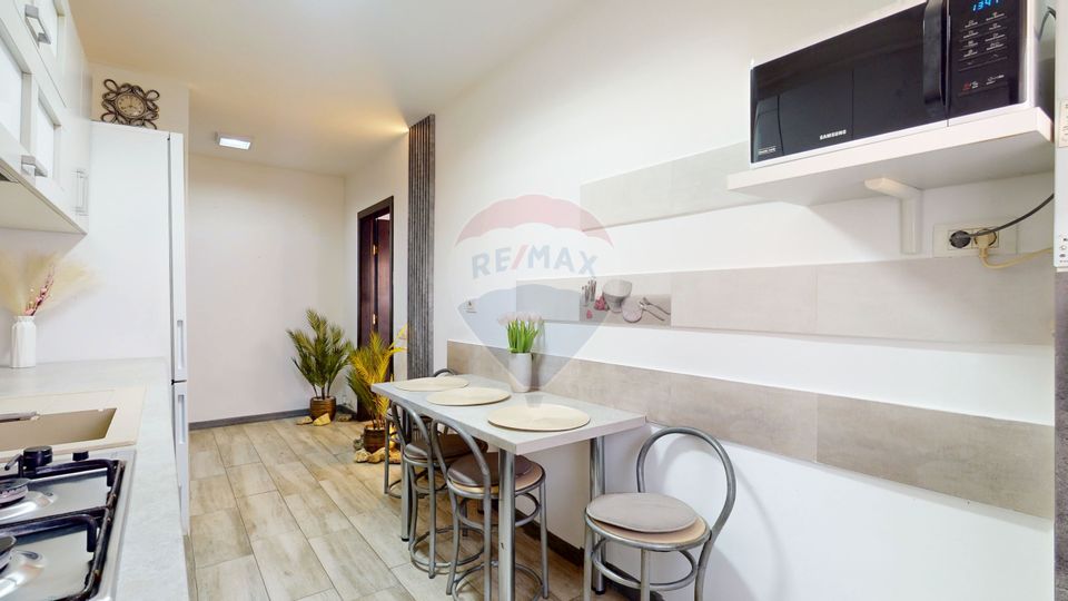 Apartament 3 camere, 2 băi, 2 parcări de vânzare zona Avantgarden 2