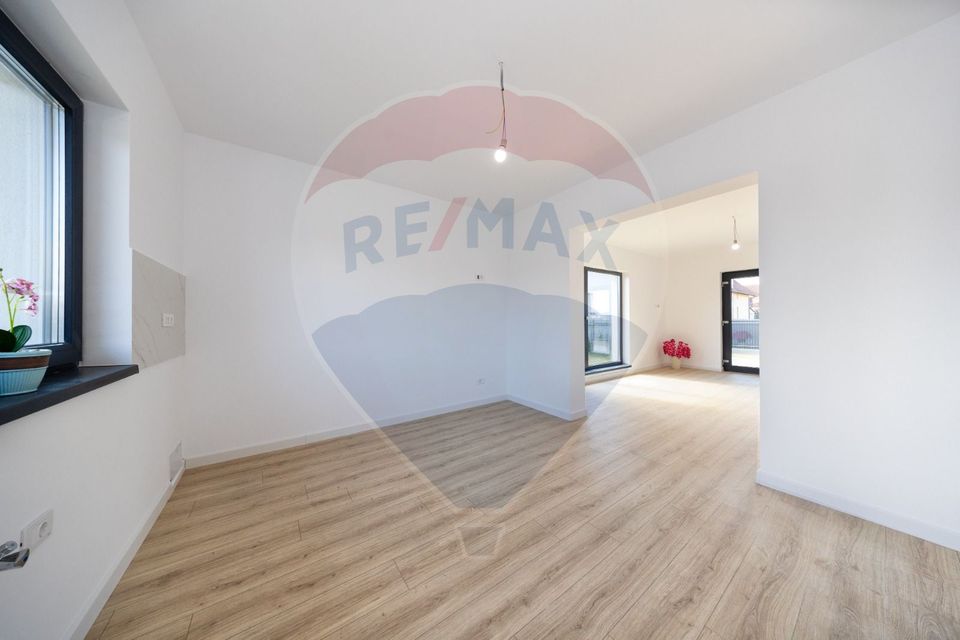 4 room House / Villa for sale