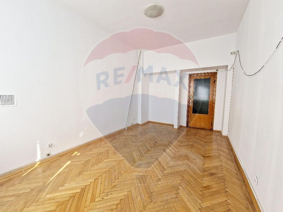 18.5sq.m Office Space for rent, Universitate area