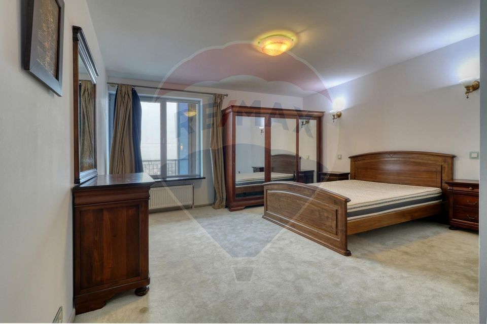 Apartament 3 camere de vanzare, Priveliste superba, Asmita, parcare