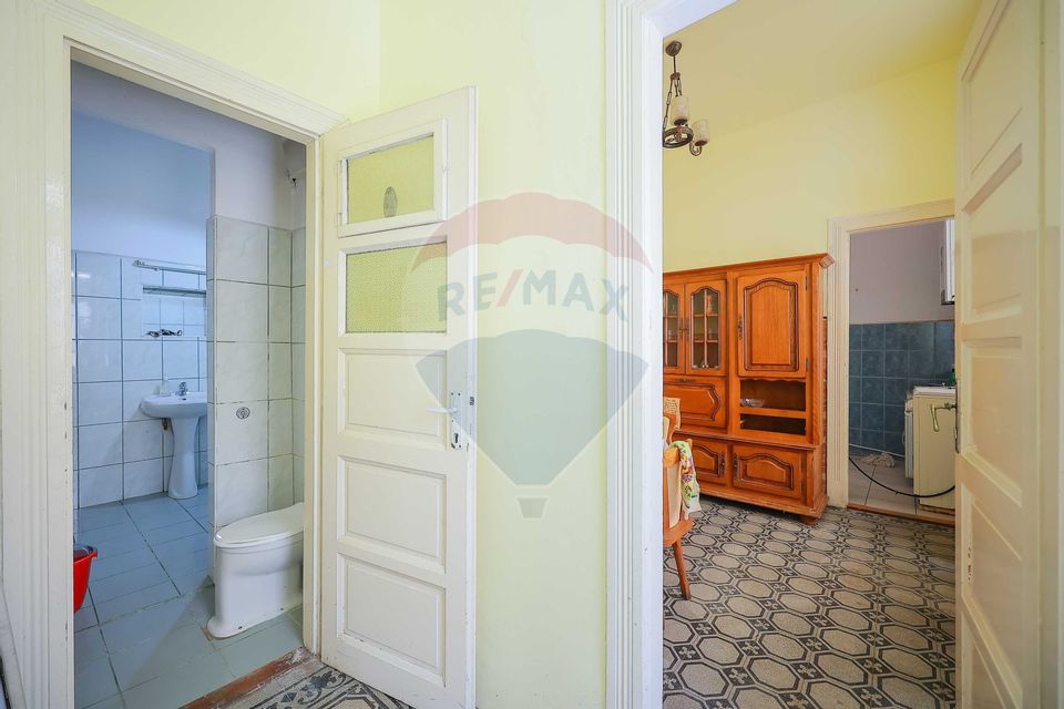 Apartament cu 3 camere de vânzare în zona Ultracentral