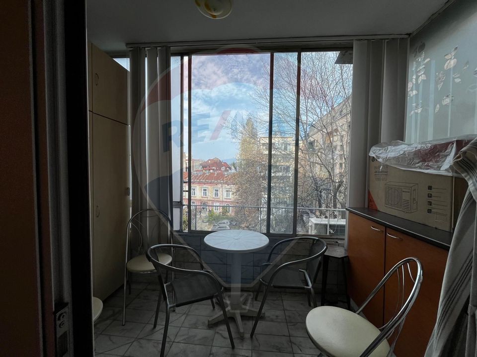 Apartament 2 camere de închiriat în Piața Amzei