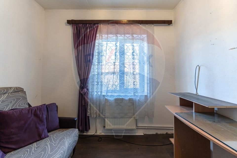 Casă "insiruita" 3 camere D+P+1+ pod/  str Forjei  - Brasov