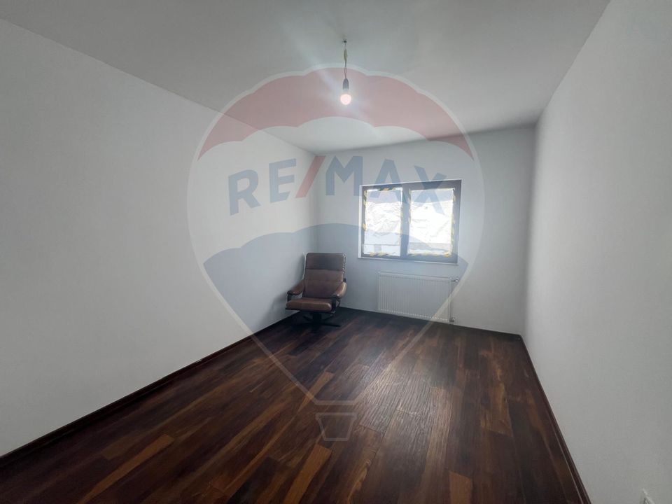 4 room House / Villa for sale