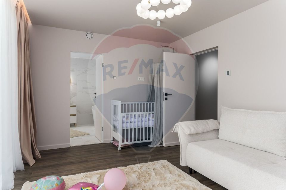 6-room smart villa with rooftop pool – for rent