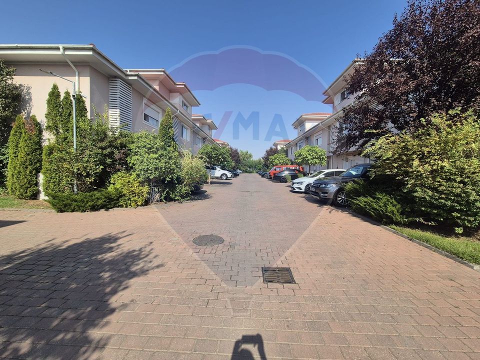 Casă/Vilă de inchiriat în complex cu Piscină ' Jasmin Garden' -Pipera