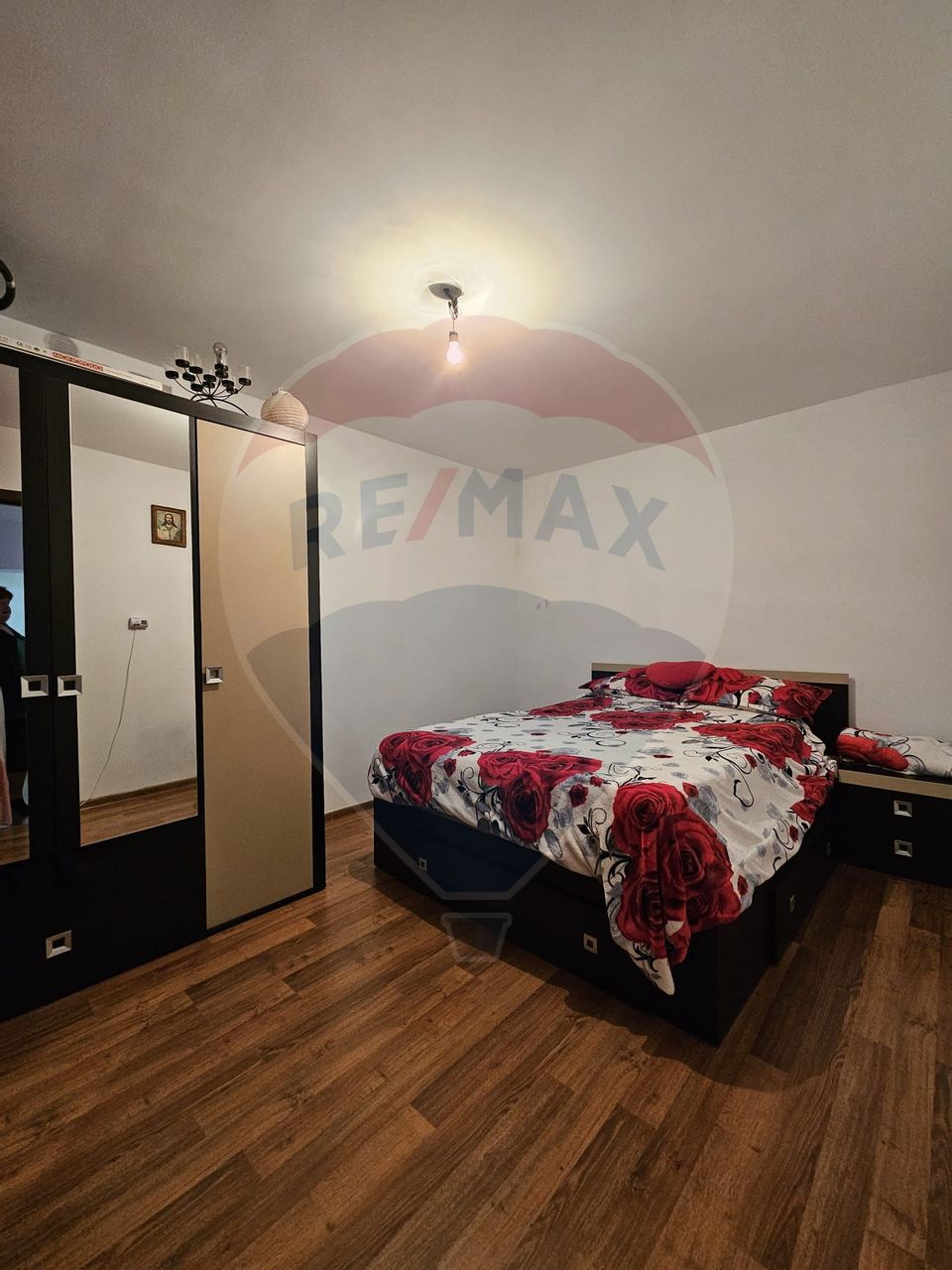 Apartament cu 2 camere de închiriat în zona Central