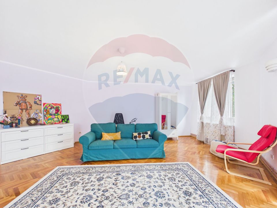 7 room House / Villa for sale