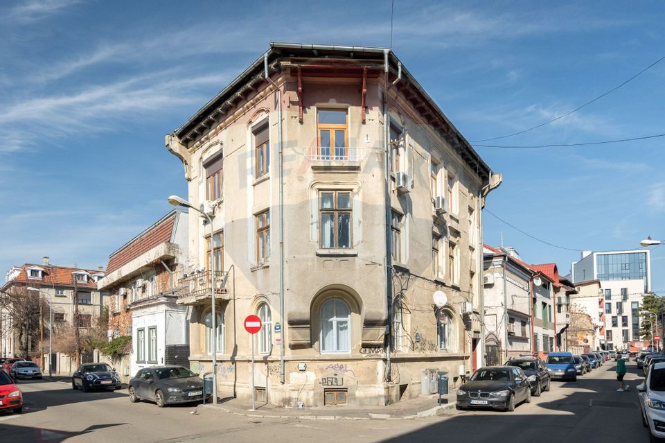 Apartament cu 3 camere in zona Armeneasca
