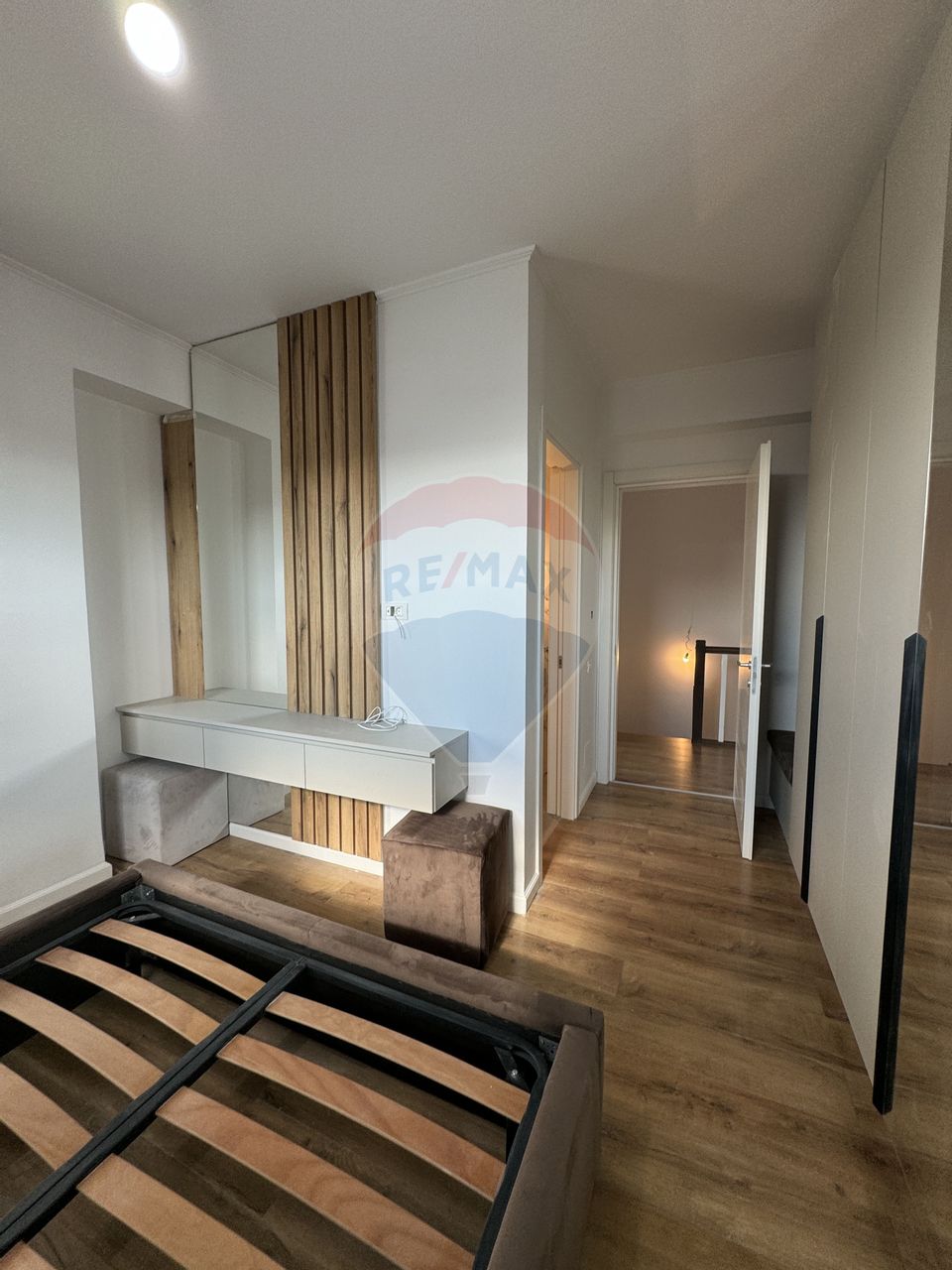 Apartament nr 4/nr 15 cu curte, pompă căldură, piscină încălzită