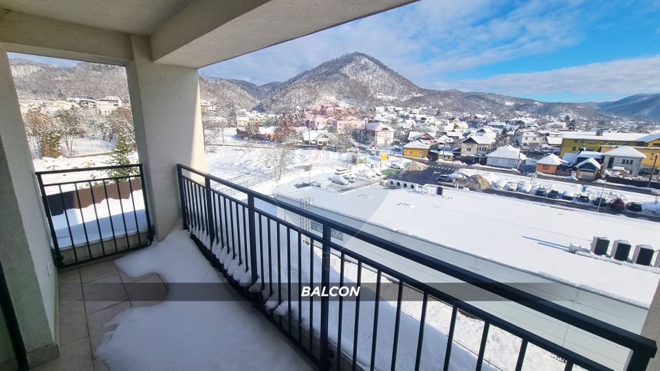 Apartament cu 3 camere tip PENTHOUSE de închiriat în zona PODUL VIILOR