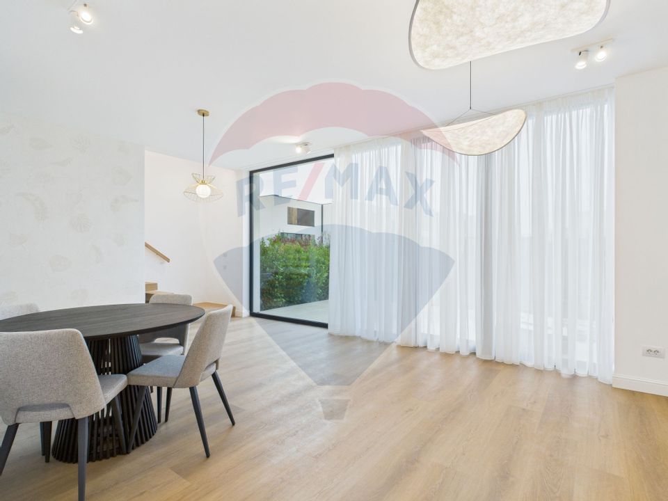 Vila luminoasa cu 4 camere si panouri solare in Amber FOREST Tunari