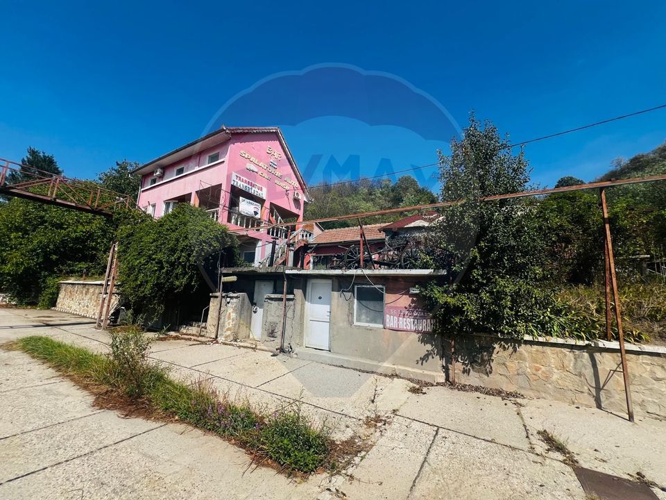 8 room House / Villa for sale