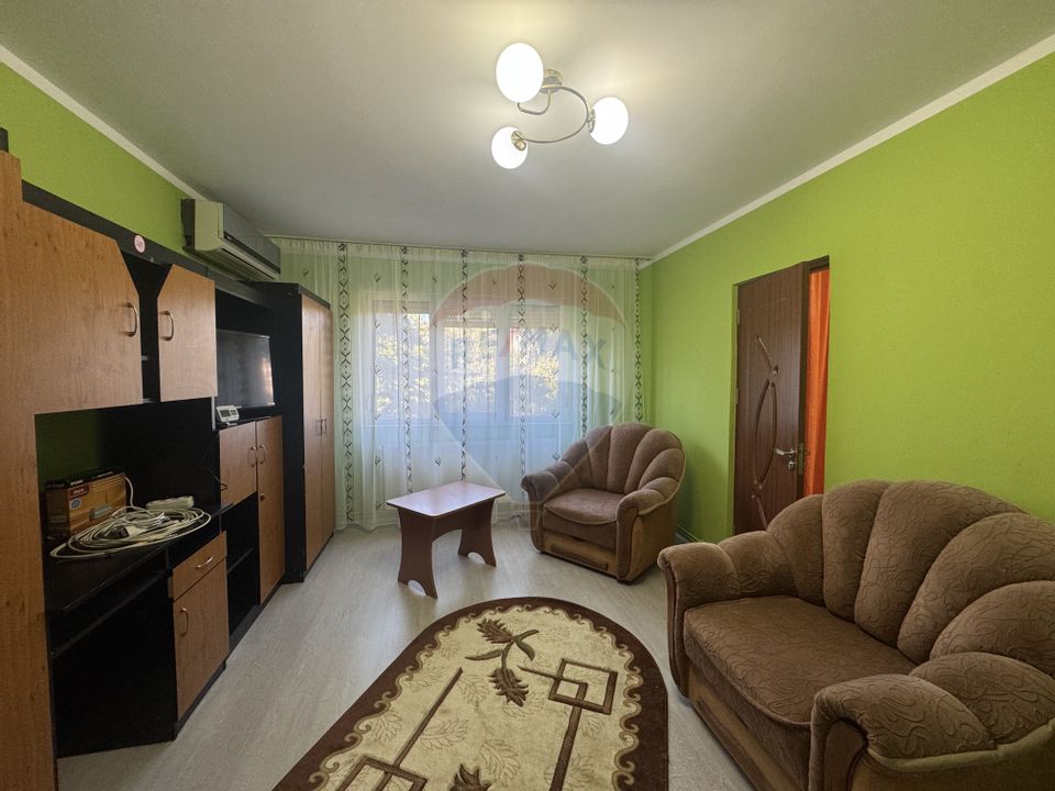 Apartament cu 2 camere de închiriat în zona Casa de Cultura